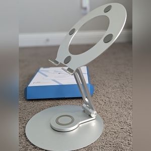 Omoton Laptop Riser Stand